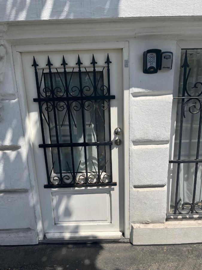 Old Town Napoleon Crib Apartment Bucharest Exterior photo